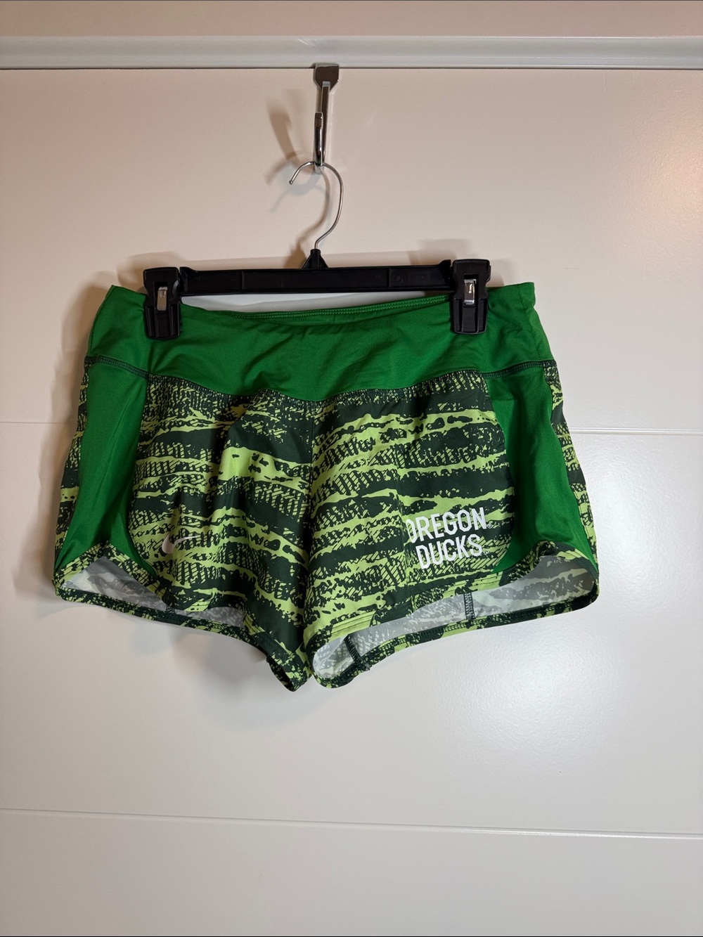 Nike Oregon Ducks Green Patterned Athletic Shorts